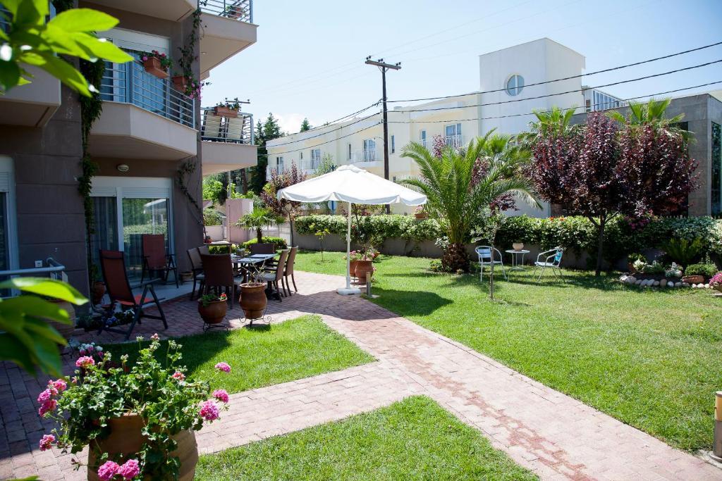 Apartments Eleni 4 Seasons Hanioti Buitenkant foto